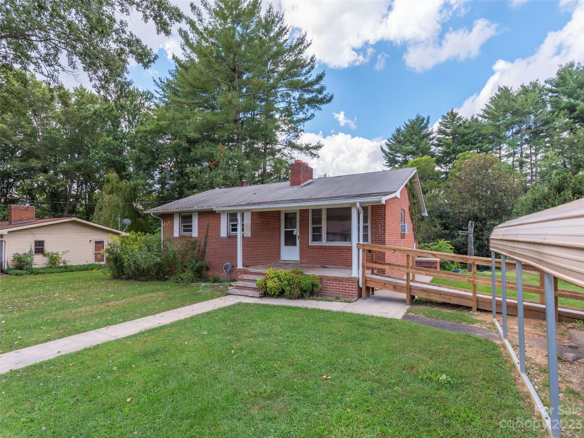 65 Lakeview Street Clyde NC 28721