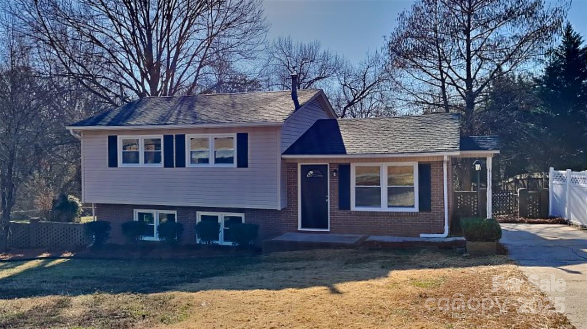 2307 Woodleaf Drive Gastonia NC 28052
