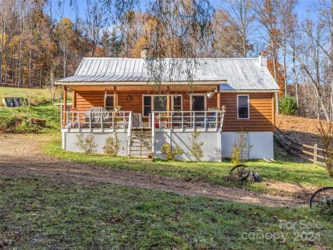214 Crystal Creek Lane Green Mountain NC 28740