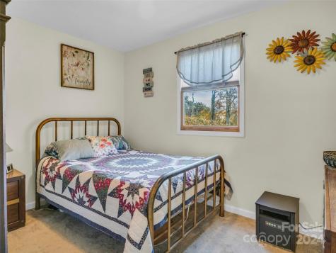 214 Crystal Creek Lane Green Mountain NC 28740