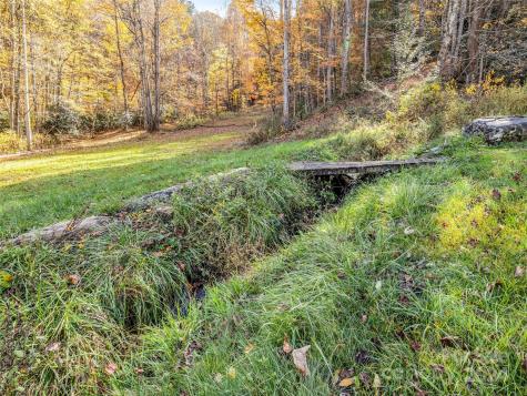 214 Crystal Creek Lane Green Mountain NC 28740