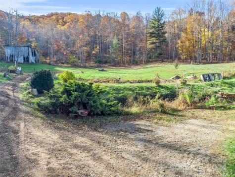 214 Crystal Creek Lane Green Mountain NC 28740