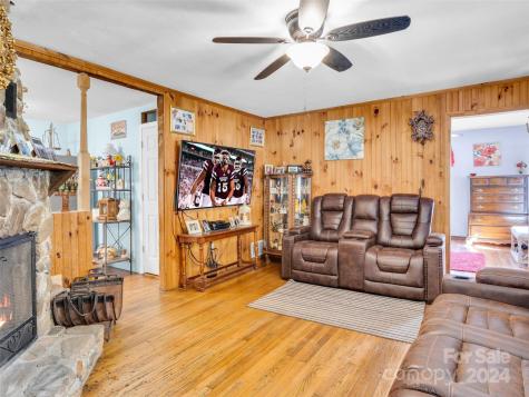 214 Crystal Creek Lane Green Mountain NC 28740