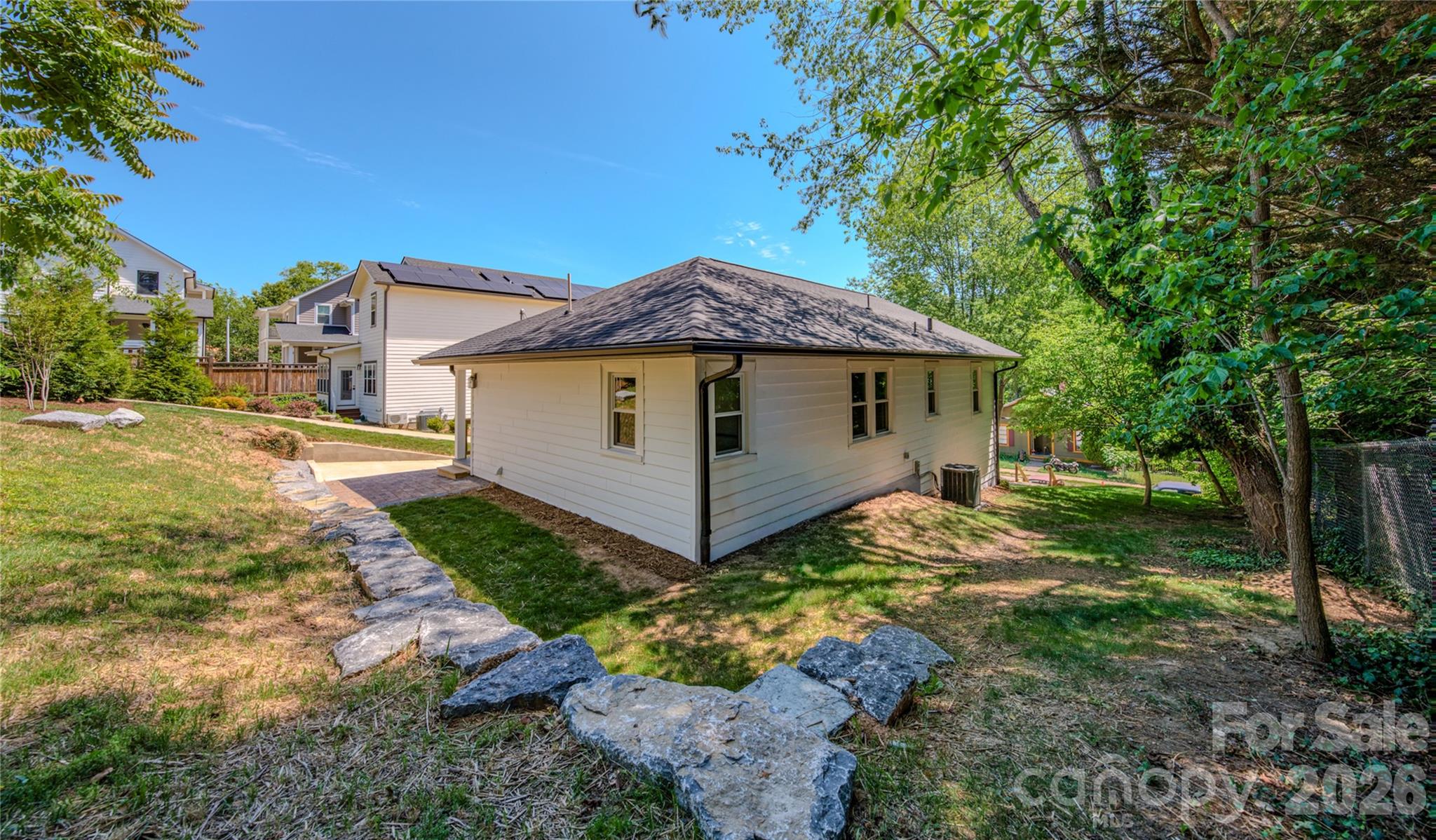 26 Henrietta Street Asheville NC 28801