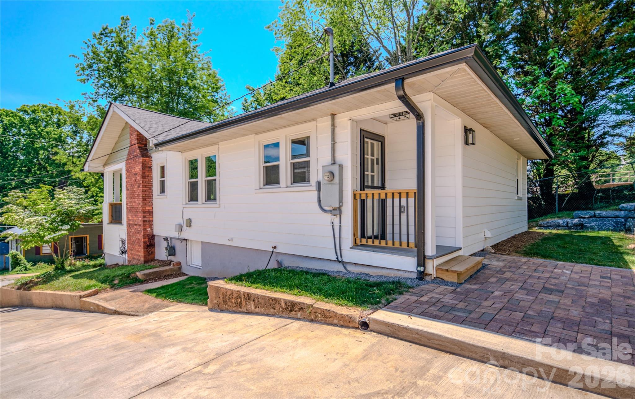 26 Henrietta Street Asheville NC 28801