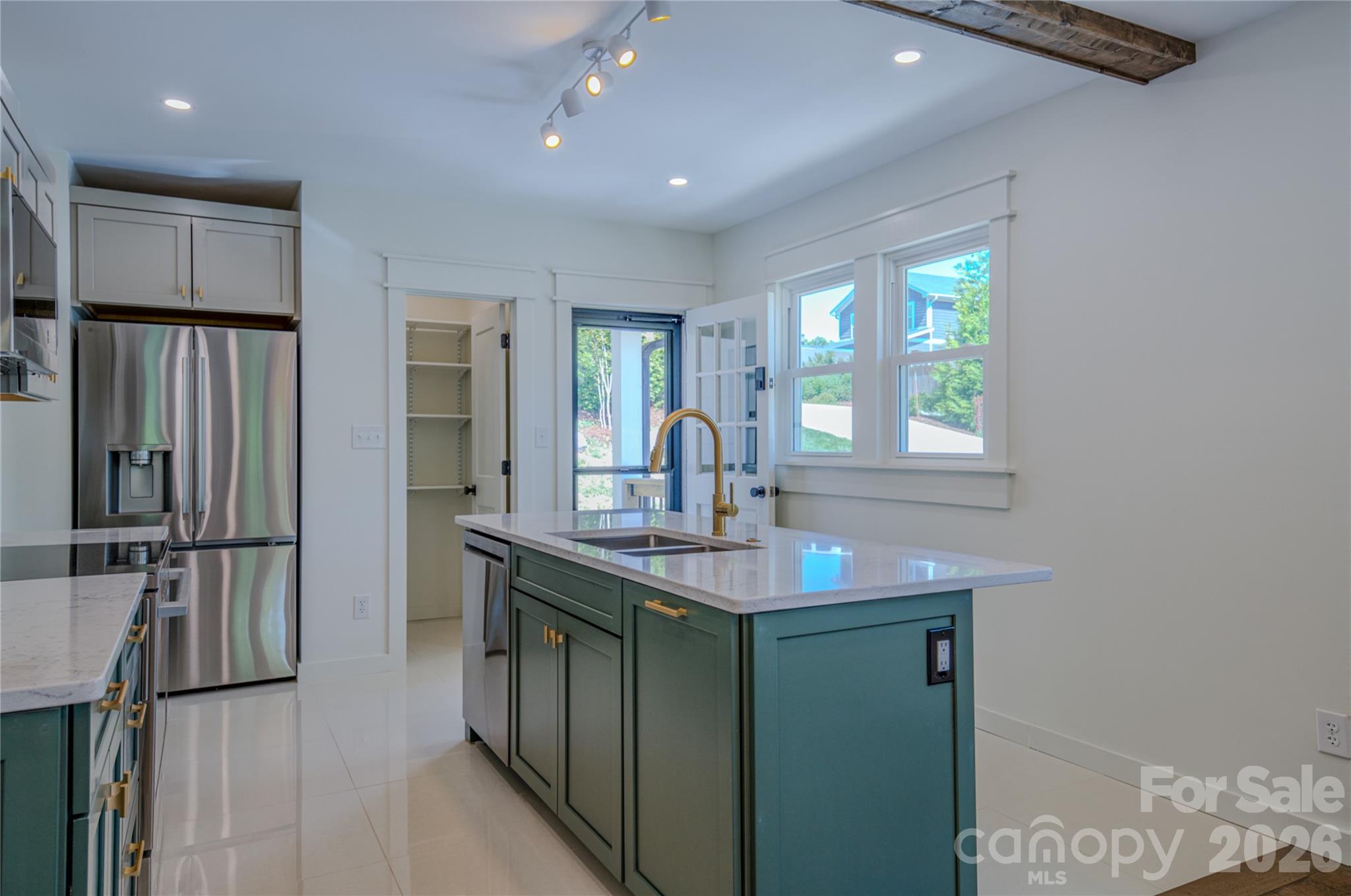 26 Henrietta Street Asheville NC 28801