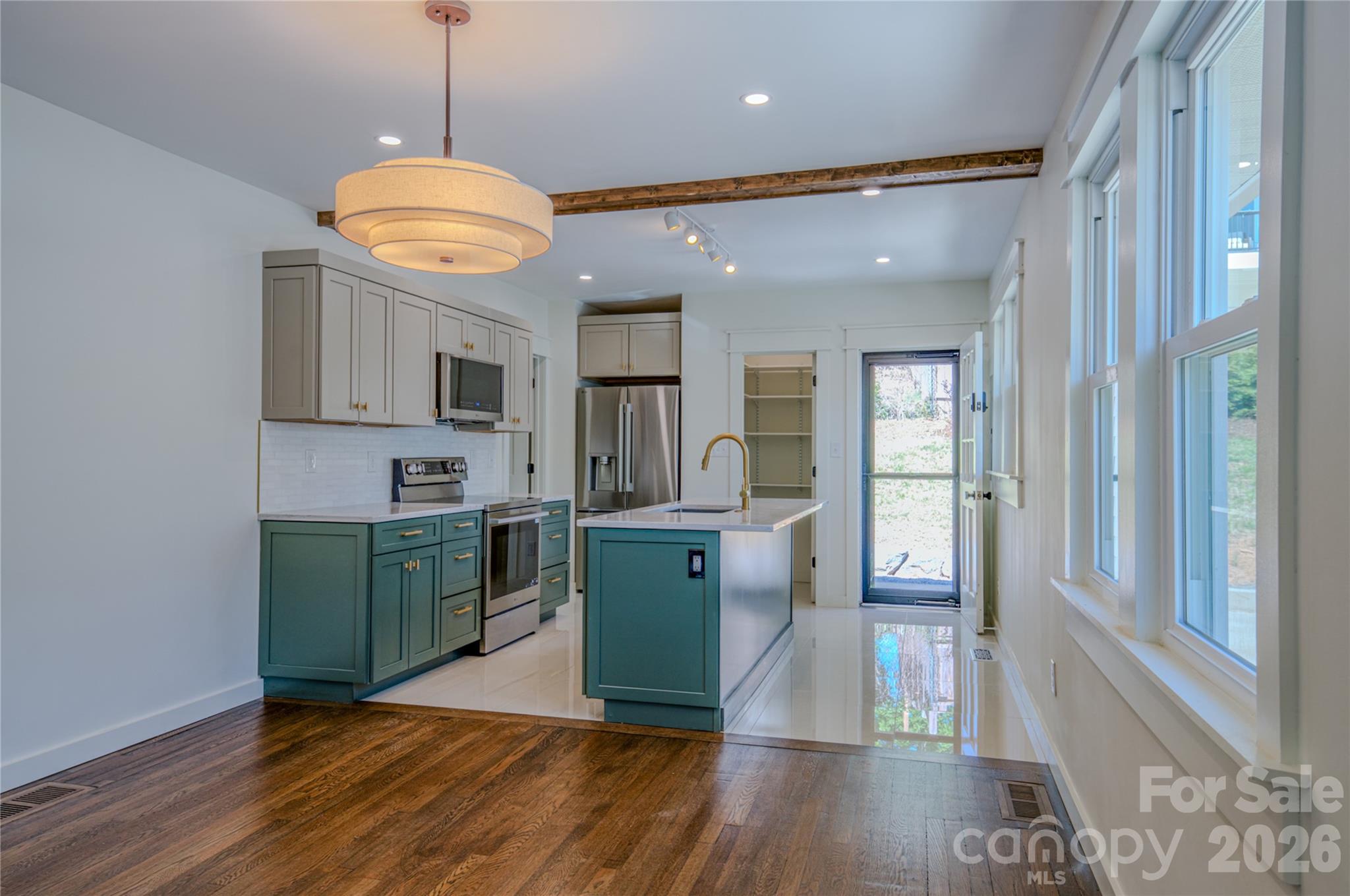 26 Henrietta Street Asheville NC 28801