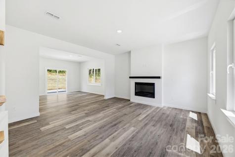 4147 2nd Street NE Hickory NC 28601