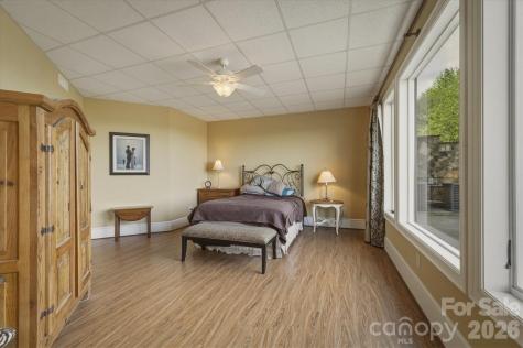 1638 Johns Ridge Parkway Lenoir NC 28645
