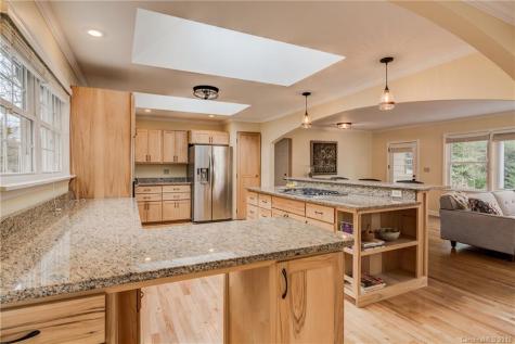 21 Woodcrest Road Asheville NC 28804