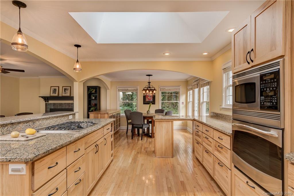 21 Woodcrest Road Asheville NC 28804