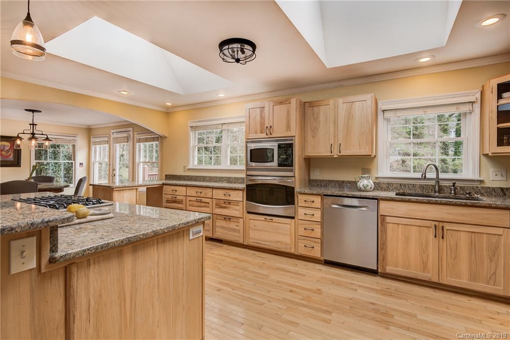 21 Woodcrest Road Asheville NC 28804