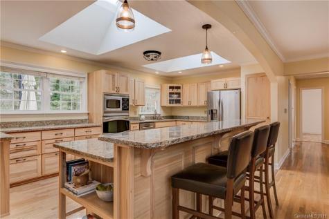21 Woodcrest Road Asheville NC 28804