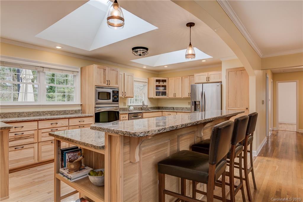 21 Woodcrest Road Asheville NC 28804
