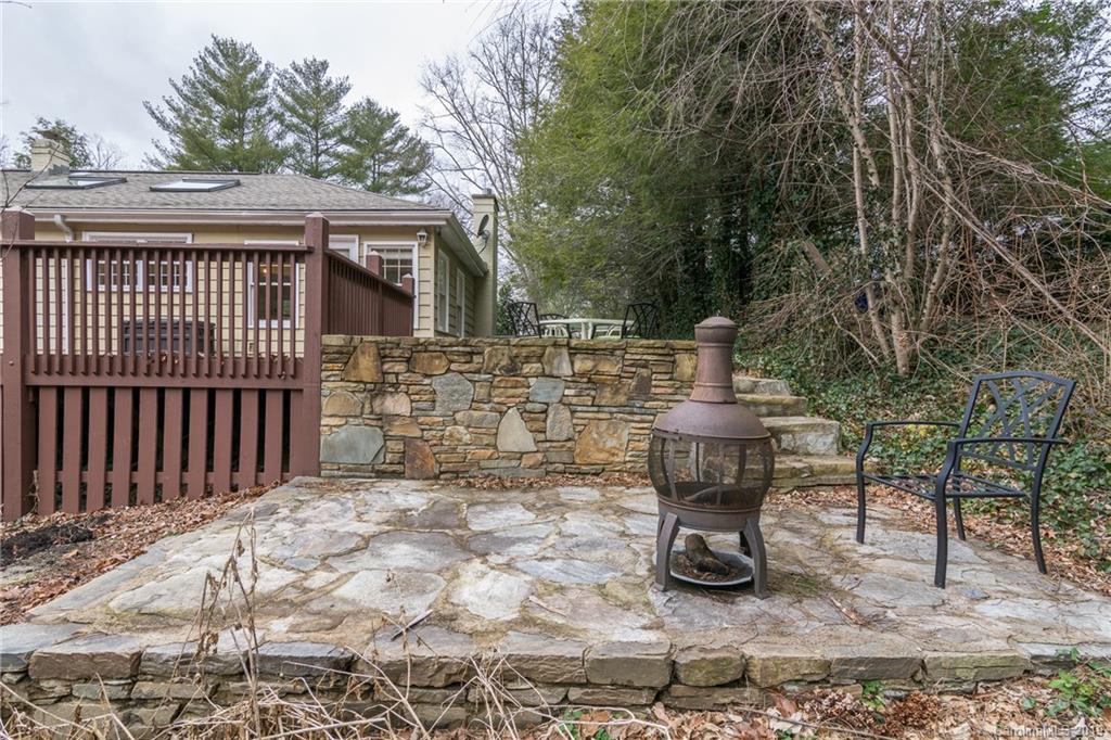 21 Woodcrest Road Asheville NC 28804