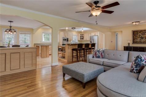 21 Woodcrest Road Asheville NC 28804