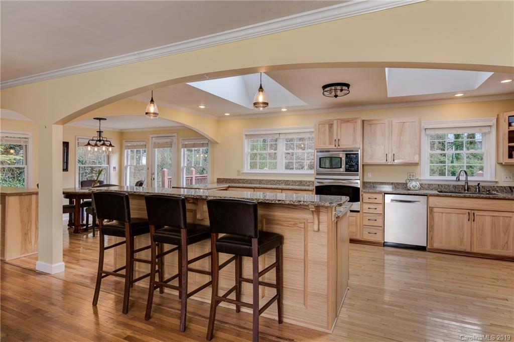 21 Woodcrest Road Asheville NC 28804