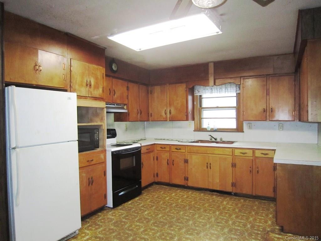 9 Brookside Circle Candler NC 28715