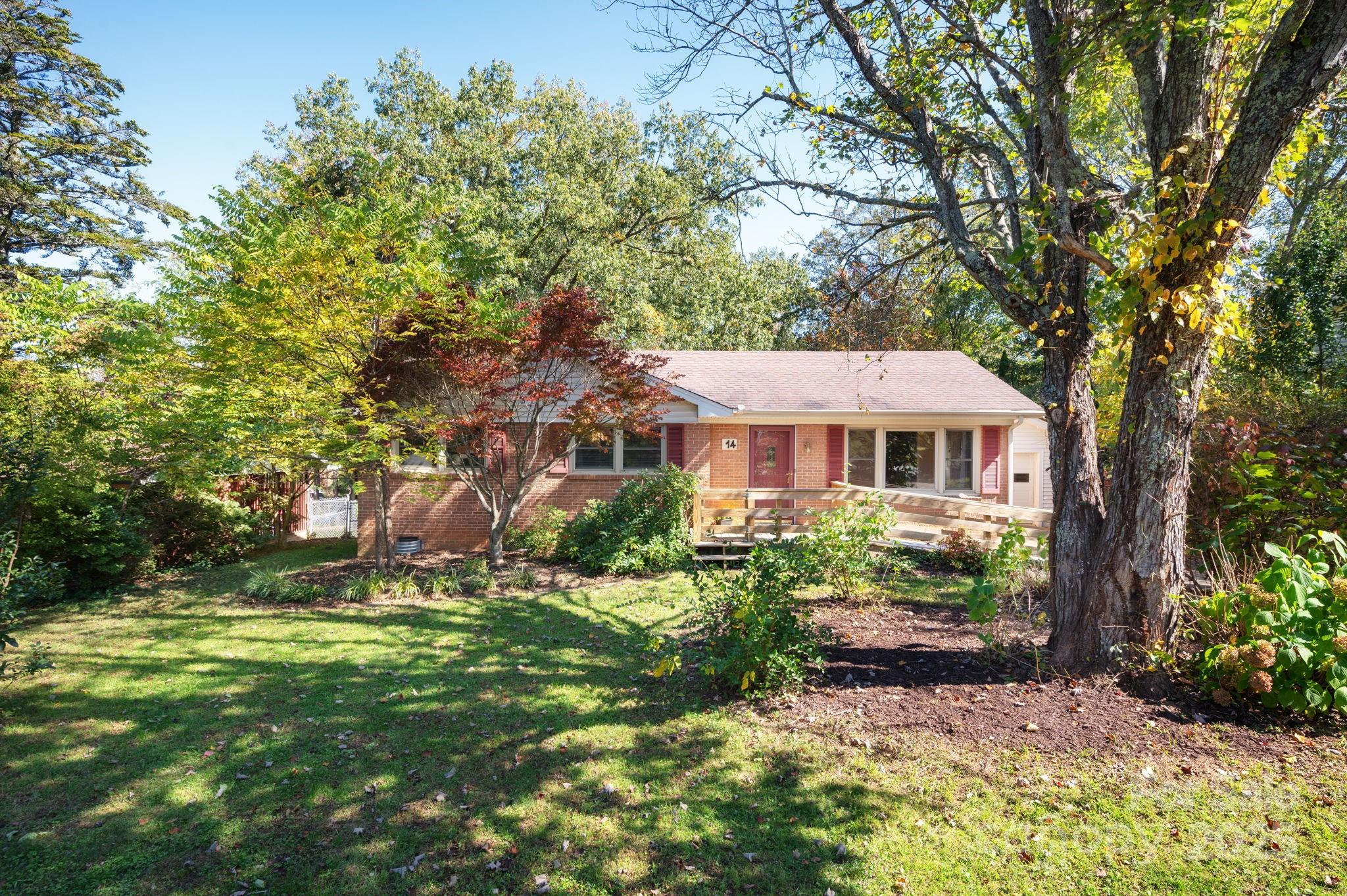 14 Wagon Road Asheville NC 28805