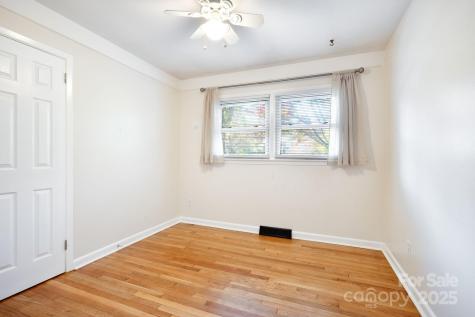 14 Wagon Road Asheville NC 28805