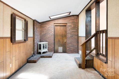 14 Wagon Road Asheville NC 28805