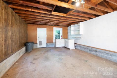 14 Wagon Road Asheville NC 28805