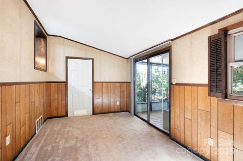 14 Wagon Road Asheville NC 28805