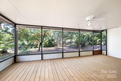 14 Wagon Road Asheville NC 28805