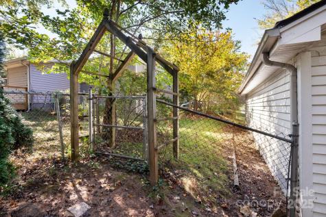 14 Wagon Road Asheville NC 28805