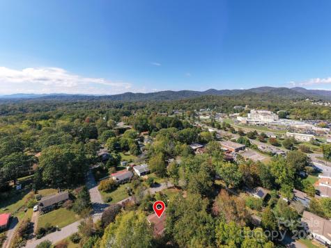 14 Wagon Road Asheville NC 28805