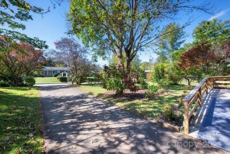 14 Wagon Road Asheville NC 28805