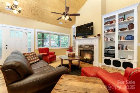 81 Robinhood Road Asheville NC 28804