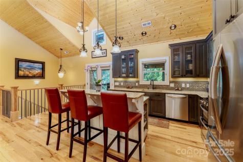 81 Robinhood Road Asheville NC 28804