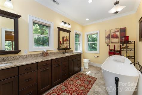 81 Robinhood Road Asheville NC 28804
