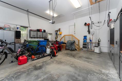 81 Robinhood Road Asheville NC 28804