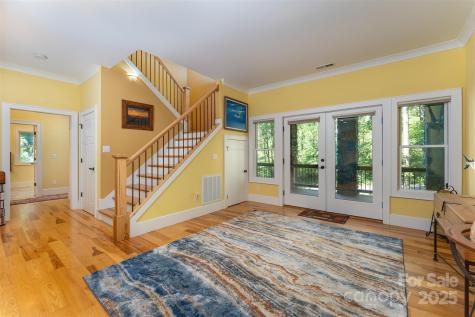81 Robinhood Road Asheville NC 28804
