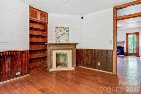 182 Wakti Ridge Road Saluda NC 28773