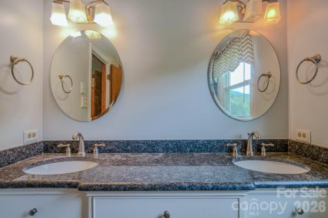 10 Arrow Place Asheville NC 28805
