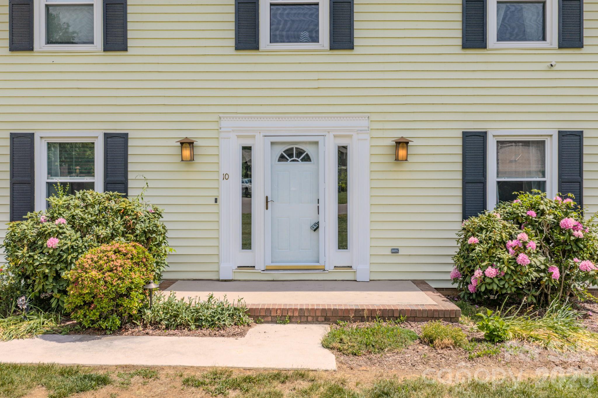 10 Arrow Place Asheville NC 28805