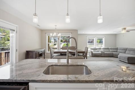9 Half Moon Drive Swannanoa NC 28778