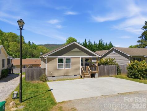9 Half Moon Drive Swannanoa NC 28778