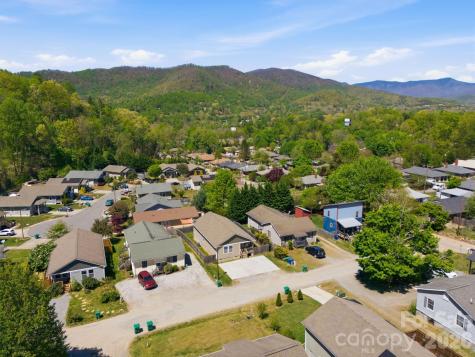 9 Half Moon Drive Swannanoa NC 28778
