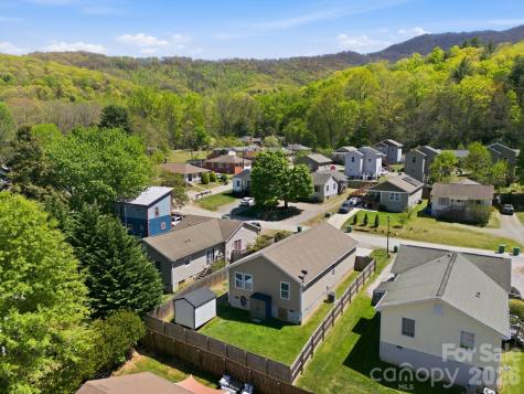 9 Half Moon Drive Swannanoa NC 28778