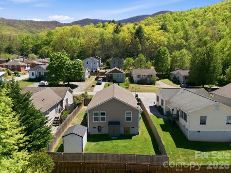 9 Half Moon Drive Swannanoa NC 28778