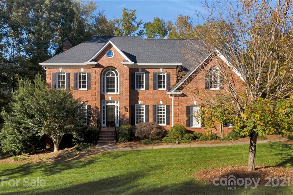 8742 Oakthorpe Drive Charlotte NC 28277