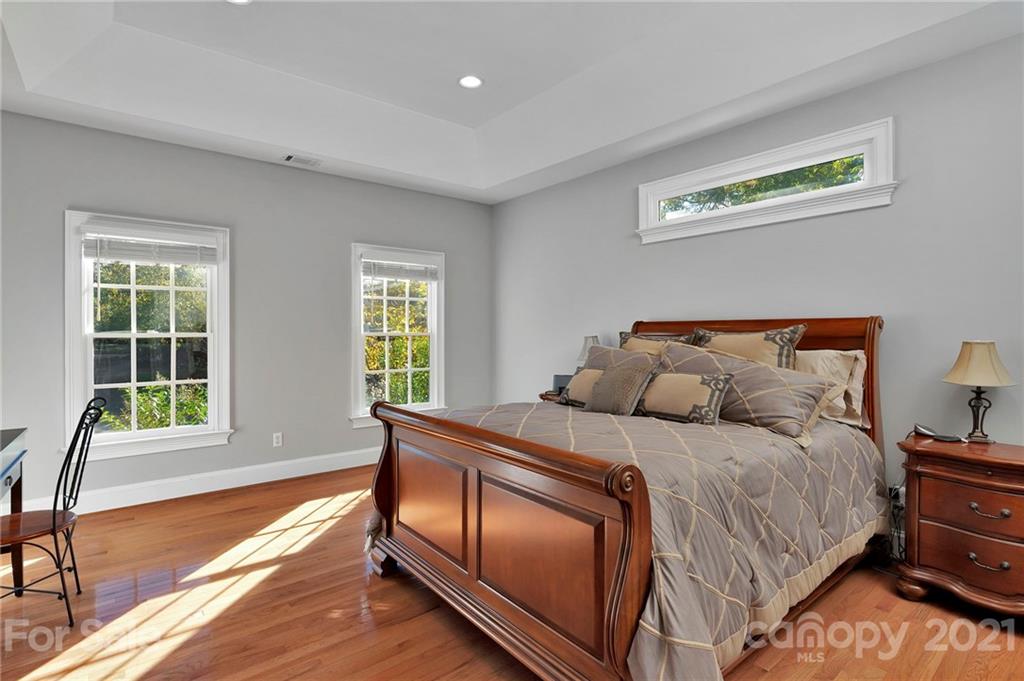 8742 Oakthorpe Drive Charlotte NC 28277