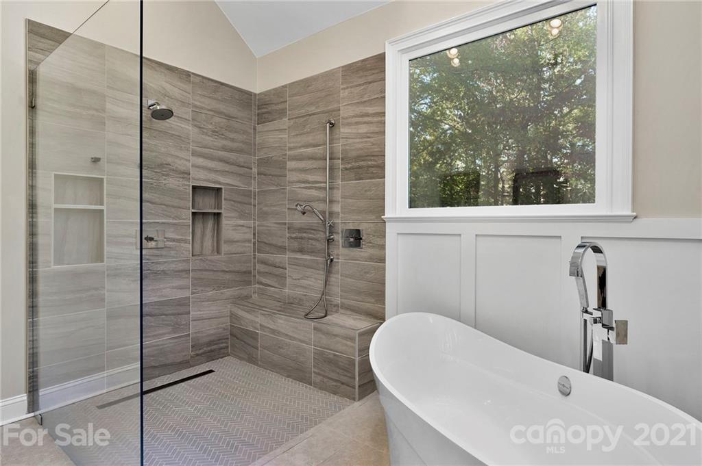 8742 Oakthorpe Drive Charlotte NC 28277