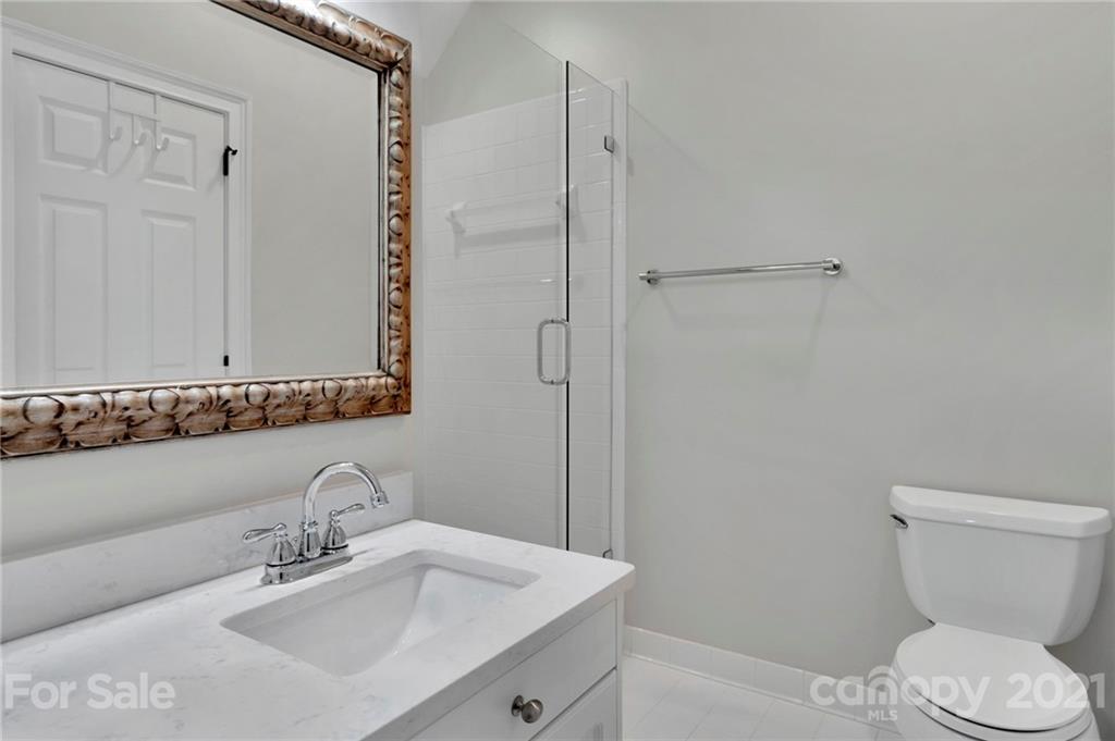 8742 Oakthorpe Drive Charlotte NC 28277