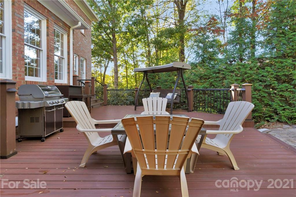 8742 Oakthorpe Drive Charlotte NC 28277