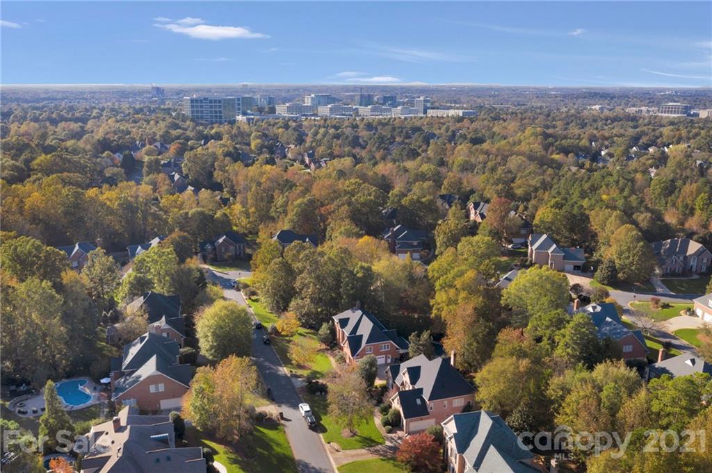 8742 Oakthorpe Drive Charlotte NC 28277